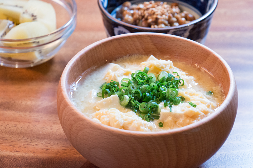 豆腐とふわふわ卵のお味噌汁