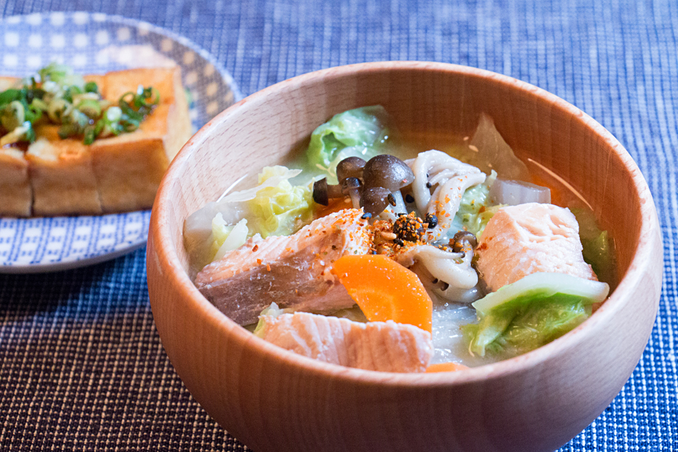 秋鮭と野菜のお味噌汁
