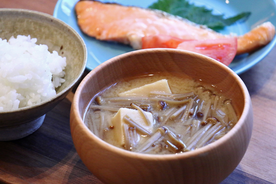 茶えのき茸と高野豆腐のお味噌汁