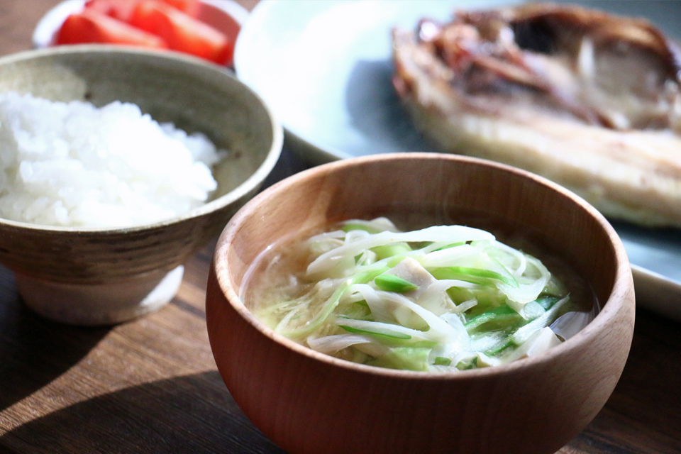 豆腐と長ねぎのお味噌汁